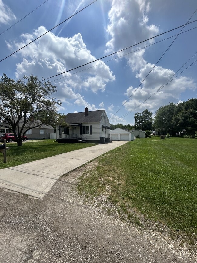 835 Wintermute Ave in Newark, OH - Building Photo - Building Photo