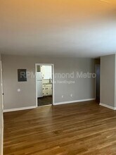 1138 Shuford Ave, Unit D in Colonial Heights, VA - Foto de edificio - Building Photo