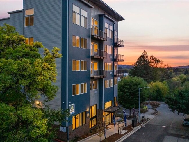 Hermoso View in Tigard, OR - Building Photo - Building Photo