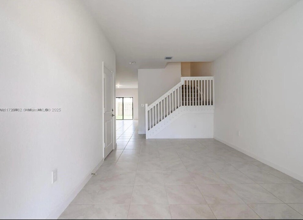 23261 SW 129th Path in Homestead, FL - Building Photo