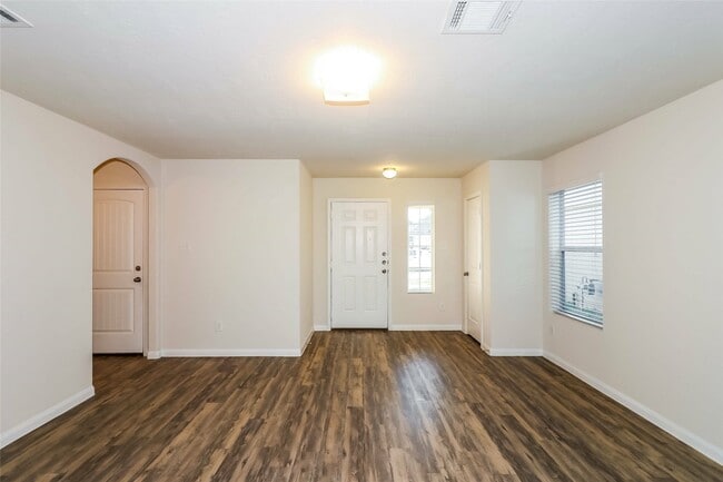 19007 Treviso Terrace Ln