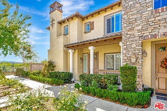 23902 Brescia Dr in Santa Clarita, CA - Building Photo - Building Photo