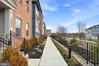 14325 Potomac Heights Ln in Rockville, MD - Building Photo - Building Photo