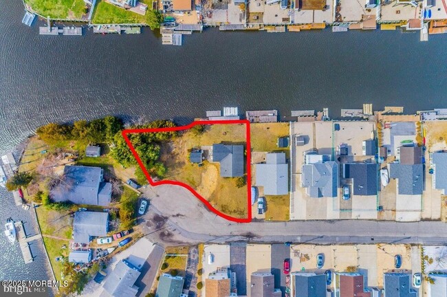 property at 38 S Los Angeles Dr