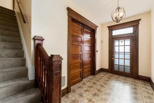 277 S Champion Ave, Unit 1 in Columbus, OH - Foto de edificio - Building Photo