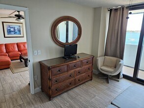 5600 N Flagler Dr in West Palm Beach, FL - Foto de edificio - Building Photo