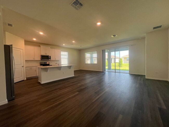 335 Barebow Ln in Ormond Beach, FL - Building Photo - Building Photo
