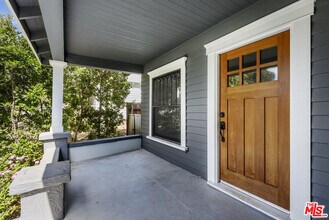 1022 N Marengo Ave in Pasadena, CA - Building Photo - Building Photo