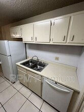 5170 Weston in Baker, LA - Foto de edificio - Building Photo