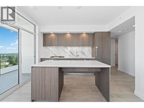 6463 Silver Ave in Burnaby, BC - Building Photo - Building Photo