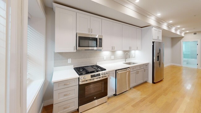 215 Tremont St, Unit 1 in Boston, MA - Building Photo - Building Photo