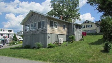 12 Cove Rd in Ipswich, MA - Building Photo - Building Photo