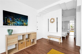 1525 Meridian Ave in Miami Beach, FL - Building Photo - Building Photo