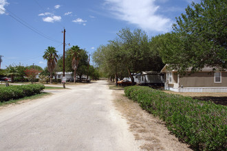 Big Oak in Von Ormy, TX - Building Photo - Building Photo