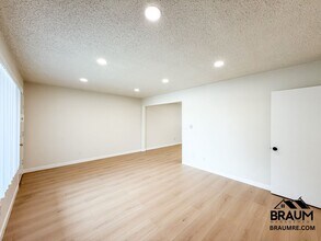 5131 Buffalo Ave in Los Angeles, CA - Building Photo - Building Photo