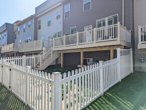6122 Aster Vw Ln in Frederick, MD - Foto de edificio - Building Photo