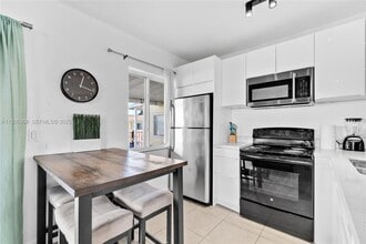 1021 NW 23rd Ave in Miami, FL - Building Photo - Building Photo