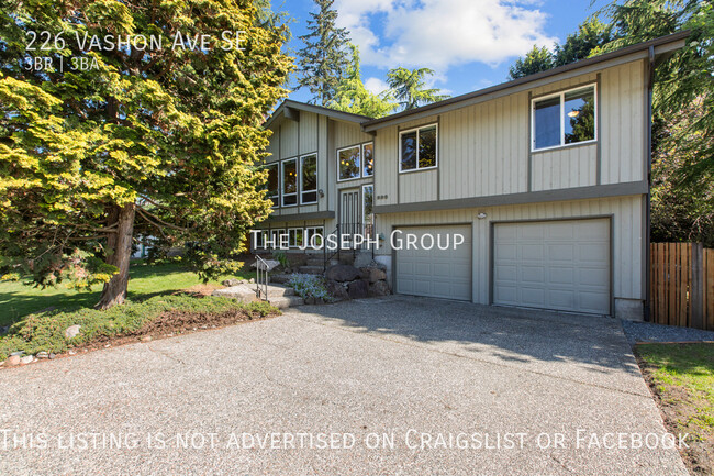 property at 226 Vashon Ave SE