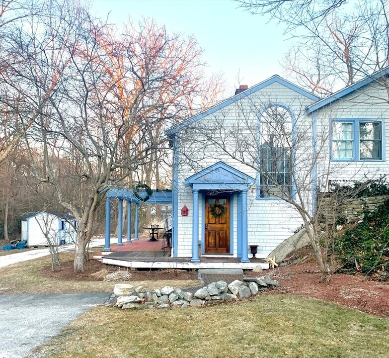 17 Highland Ct in Cohasset, MA - Building Photo