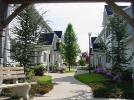 Mifflin Court Garden Apartments in Williamsport, PA - Building Photo