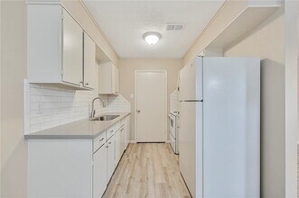 805 San Benito Dr in College Station, TX - Building Photo - Building Photo