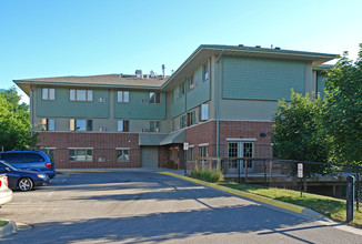 Roselawn Village Apartments in Roseville, MN - Building Photo - Building Photo