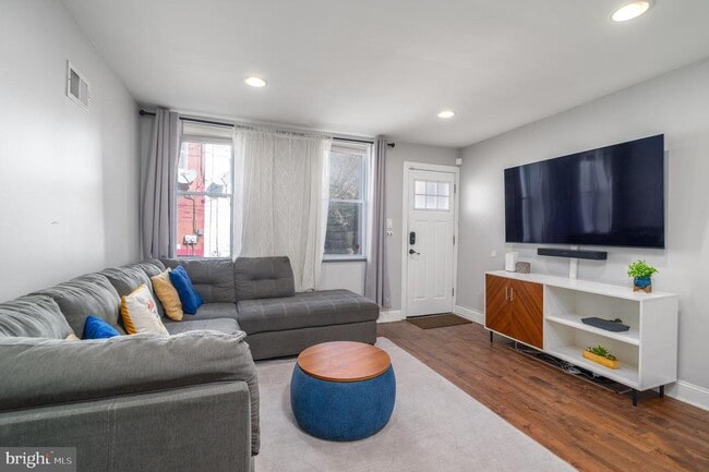 2012 Pierce St in Philadelphia, PA - Building Photo - Building Photo