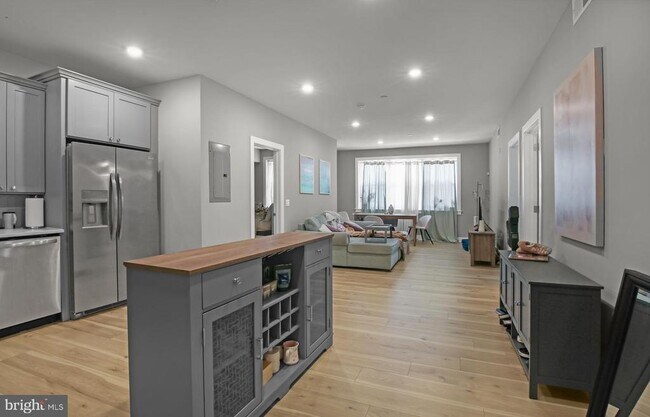 2621 W Jefferson St in Philadelphia, PA - Building Photo - Building Photo