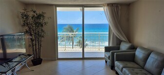 1051 Hillsboro Mile in Hillsboro Beach, FL - Building Photo