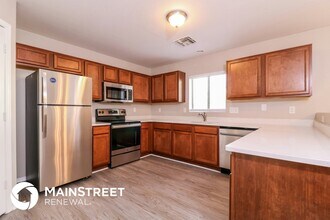 12814 W Pershing St in El Mirage, AZ - Foto de edificio - Building Photo