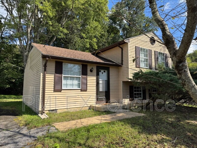 property at 902 Narrowleaf Dr