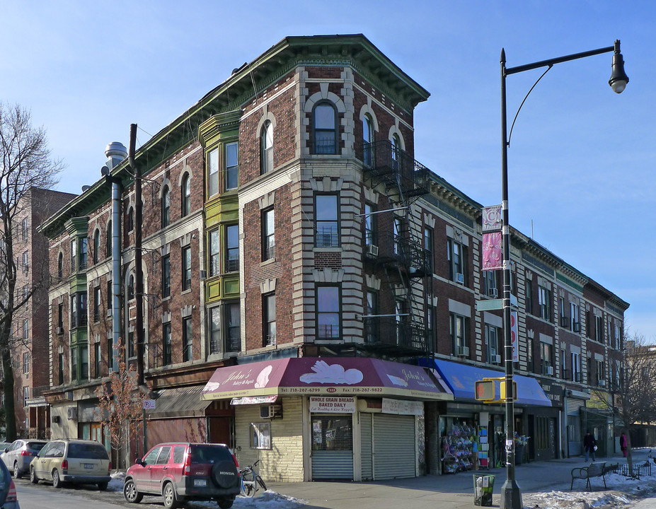 1322 Cortelyou Rd in Brooklyn, NY - Building Photo