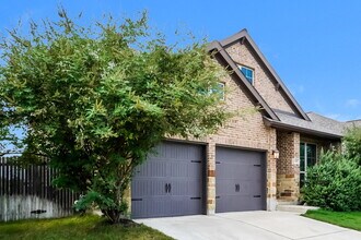 441 Lacey Oak Lp in San Marcos, TX - Building Photo - Building Photo