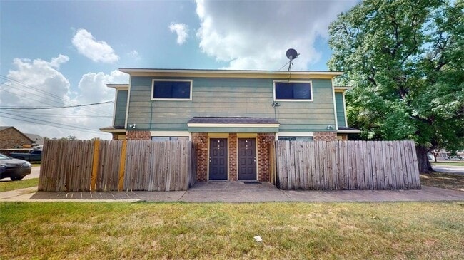 property at 2807 Longmire Dr