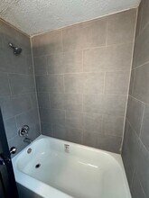 929 W 27th St in Jacksonville, FL - Foto de edificio - Building Photo