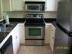 2206 Anderson Rd in Oxford, MS - Foto de edificio - Building Photo