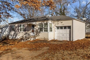 10218 Unicorn Dr in St. Louis, MO - Building Photo