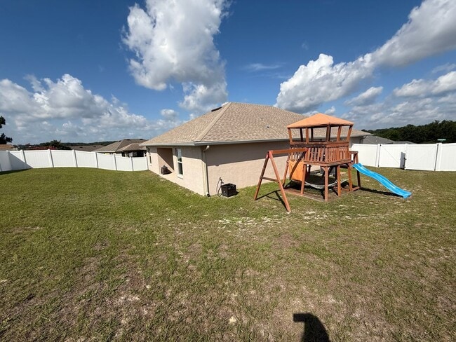 585 W Runyon Loop in Beverly Hills, FL - Building Photo - Building Photo