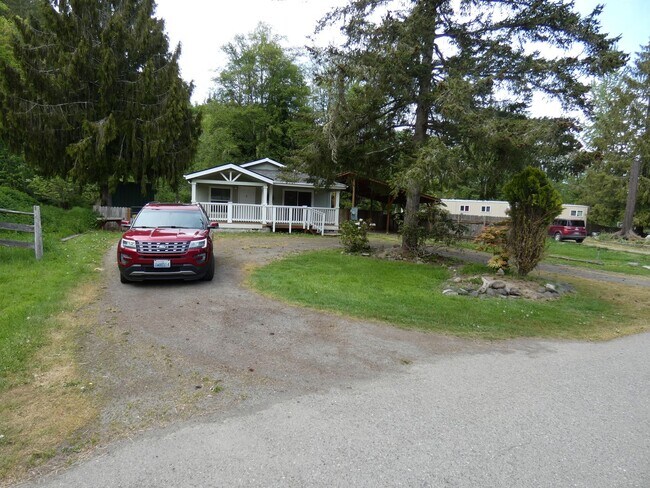 property at 522 S Alder Ln