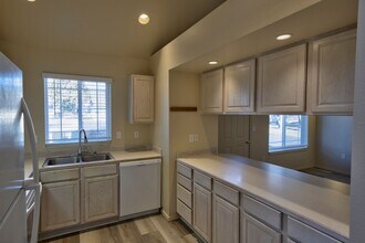 1442 NE Covington Ln in Bend, OR - Building Photo - Building Photo