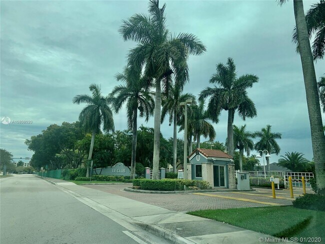 8670 SW 212th St-Unit -104 in Cutler Bay, FL - Building Photo - Building Photo