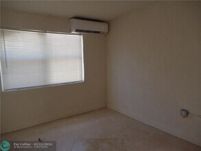 2204 Atlanta St-Unit -4 in Hollywood, FL - Building Photo - Building Photo
