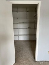 117 Keystone Ct, Unit 117-C in Woodbridge, NJ - Building Photo - Building Photo