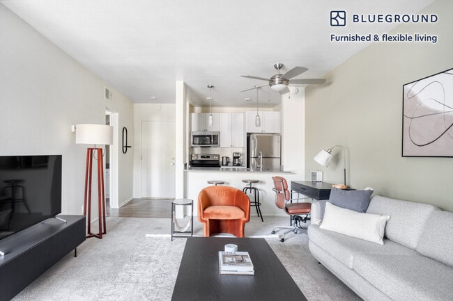 350 E Del Mar Blvd in Pasadena, CA - Building Photo - Building Photo