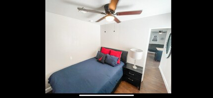 2033 Mistral Pl, Unit B in Oxnard, CA - Building Photo - Building Photo