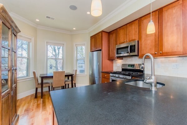 2 Ballard Way in Boston, MA - Building Photo