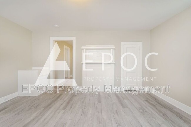 2409 Waterbury St in Winston-Salem, NC - Building Photo - Building Photo