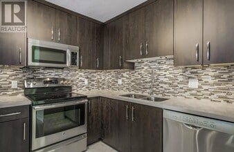 1135-1135 Quayside Dr in New Westminster, BC - Building Photo - Building Photo