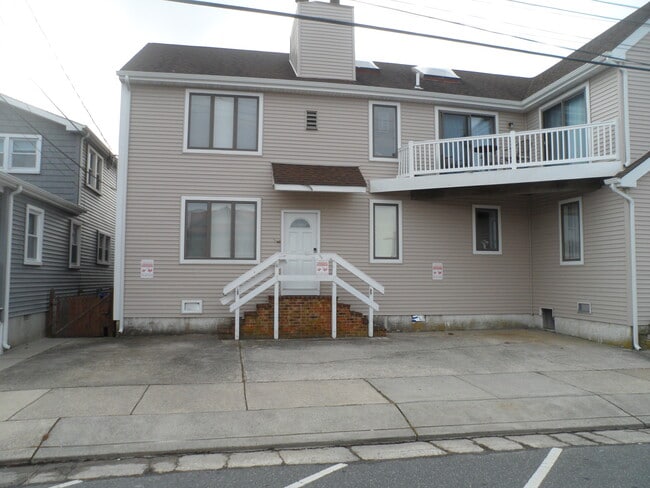 property at 9400 Ventnor Ave