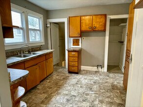 644 Carpenter St in Akron, OH - Foto de edificio - Building Photo